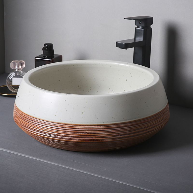 Traditional Bathroom Sink Porcelain Round Vessel with Pop-Up Drain