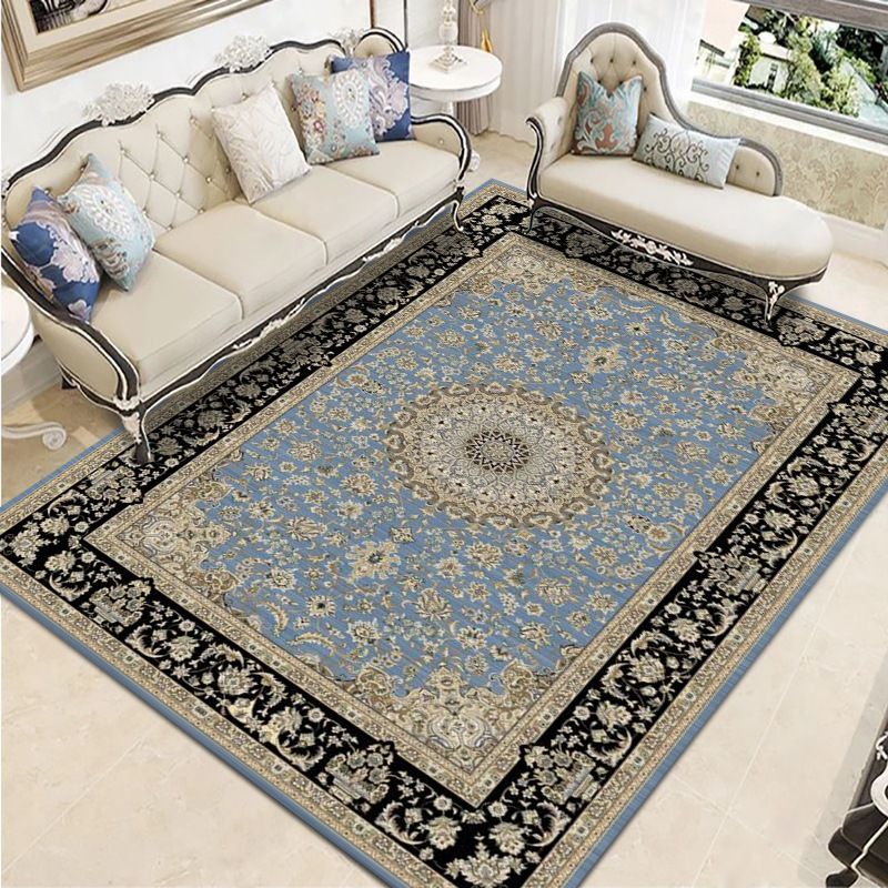 Black Retro Carpet Polyester Graphic Area Carpet Stain Resistant Carpet for Home Decor