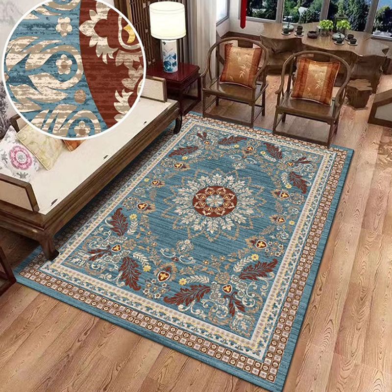 Traditional Flowers Pattern Carpet Polyester Area Rug Stain Resistant Indoor Carpet for Living Room