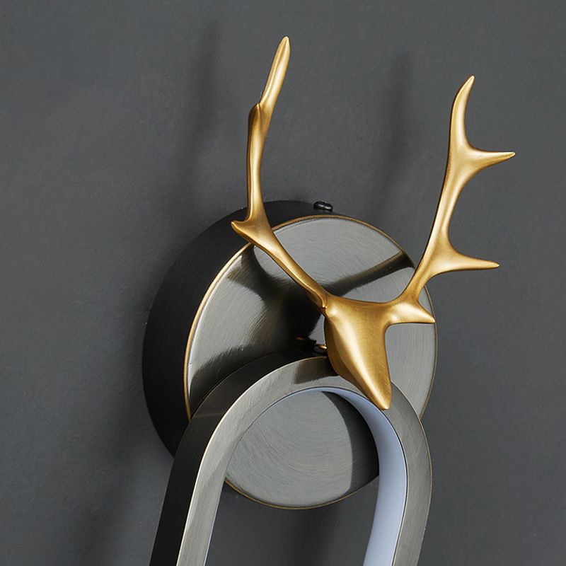 Modern Golden/Black Wall Mounted Sconce Unique Linear Wall Light for Bedroom