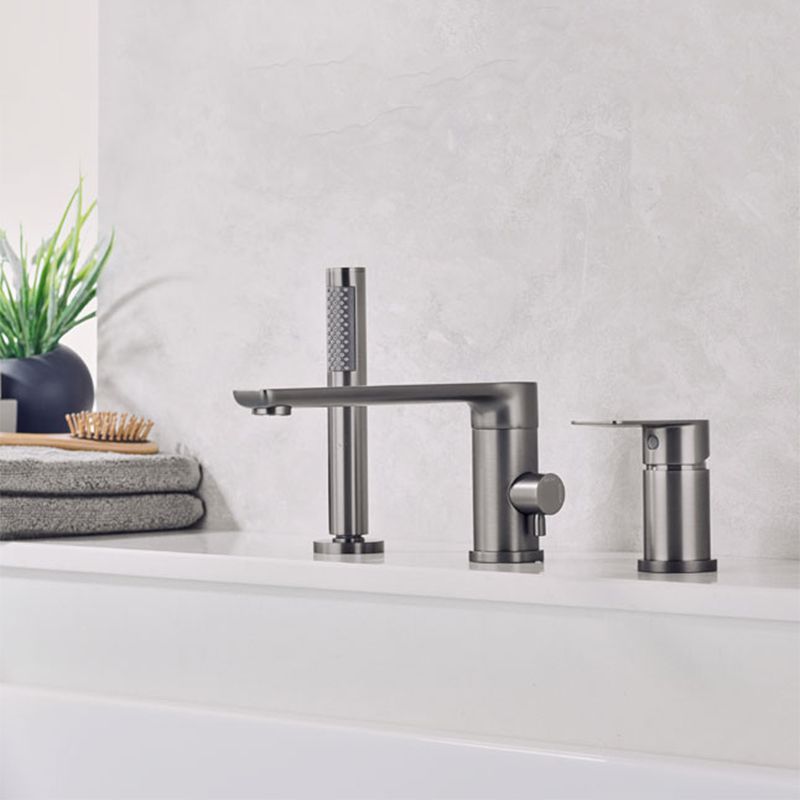 Contemporary Bathroom Faucet Deck Mounted Bathroom Faucet with Low Arc
