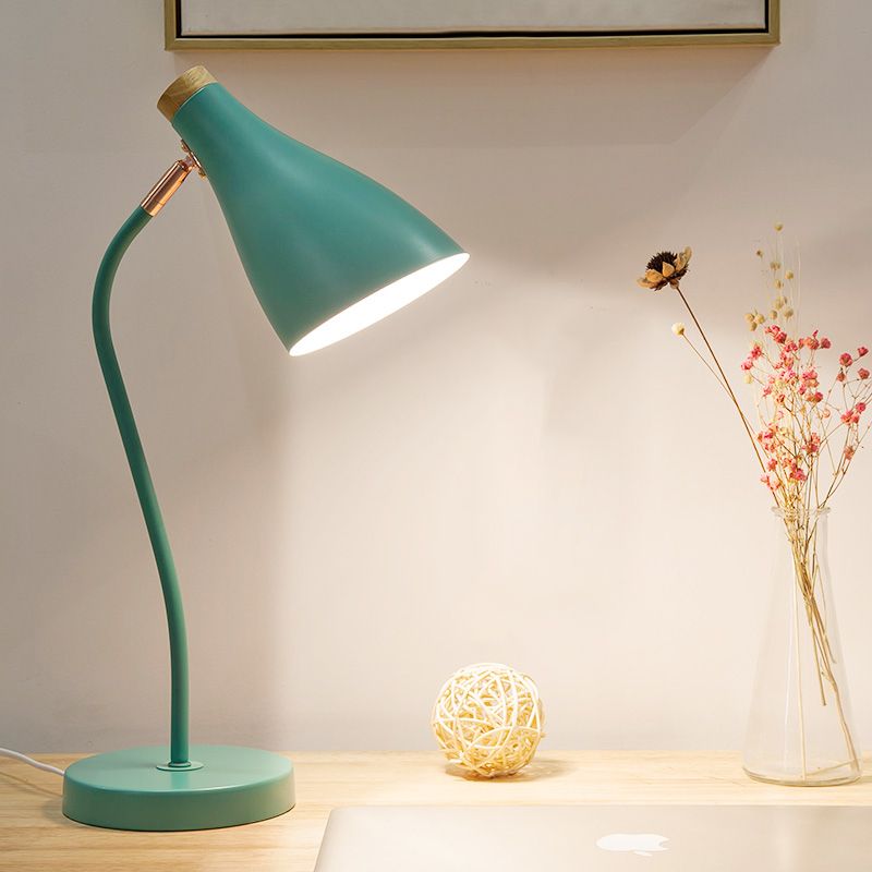 1 lampe de table modernisme légère lampes de table de nuit à cône en métal pour salle d'étude
