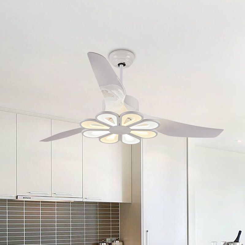 Metallic Fan Hanging Fan Light Contemporary 50 "Wide Led White Semi Flushmount mit 3 Klingen