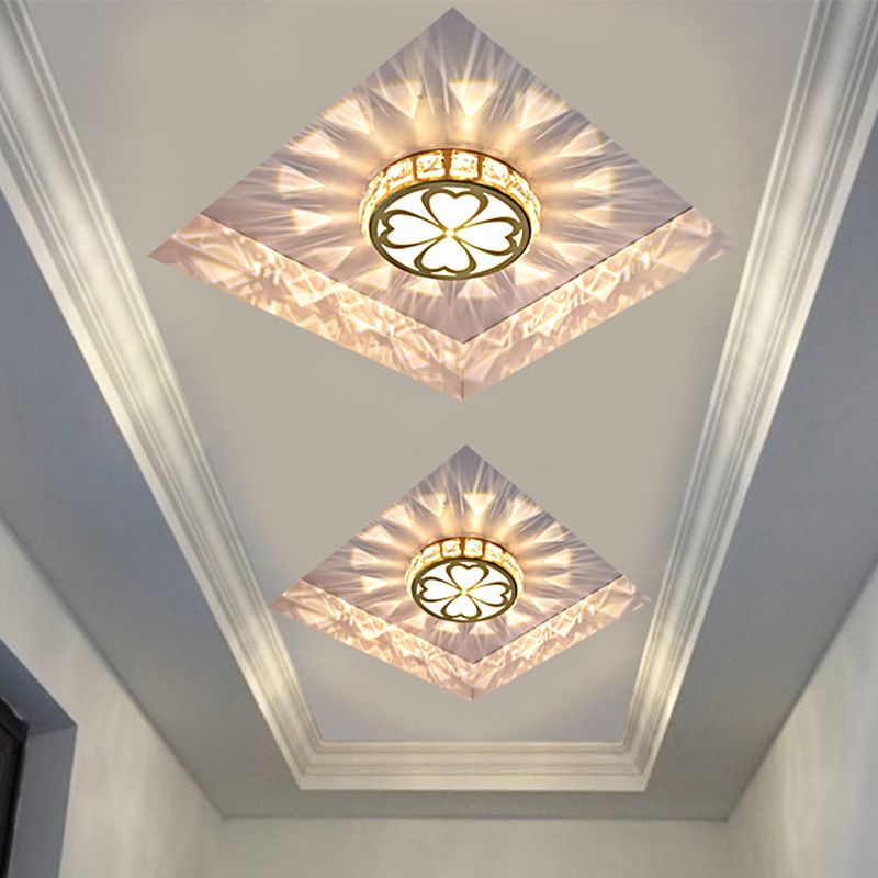 Round Flush Mount Lighting Modern Clear Faceted Crystal LED Close to Ceiling Lamp in Gold with Clover Design, Warm/White/Multi Color Light