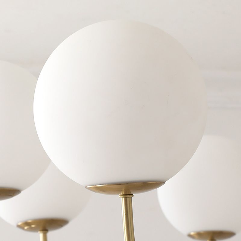 Luci multi -luci a sospensione a sospensione a sospensione a sospensione moderna lampadario a soffitto in vetro di latte