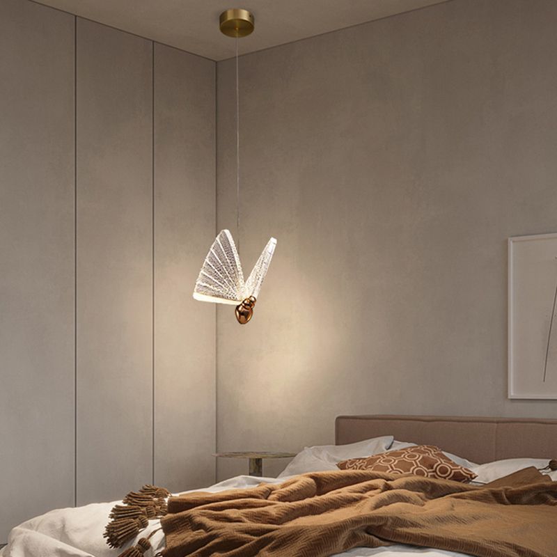Luz colgante de mariposa dorada en estilo creativo moderno de hierro forjado que colgaba con sombra acrílica
