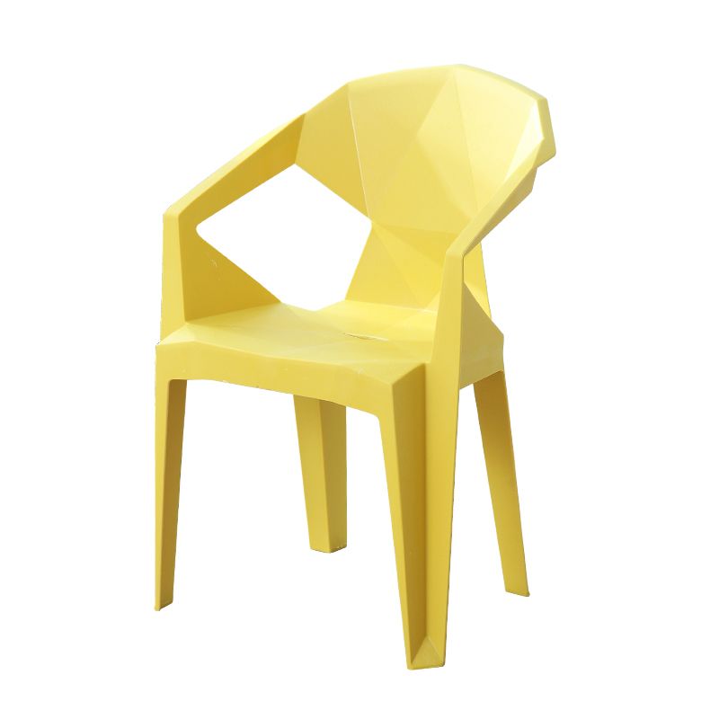 El plástico moderno que cena las sillas del brazo abre la parte posterior que apila los sillones de cena