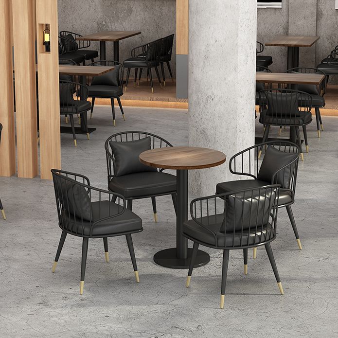 Table à manger industrielle table en bois massif avec base noire pour le dîner de cuisine à la maison