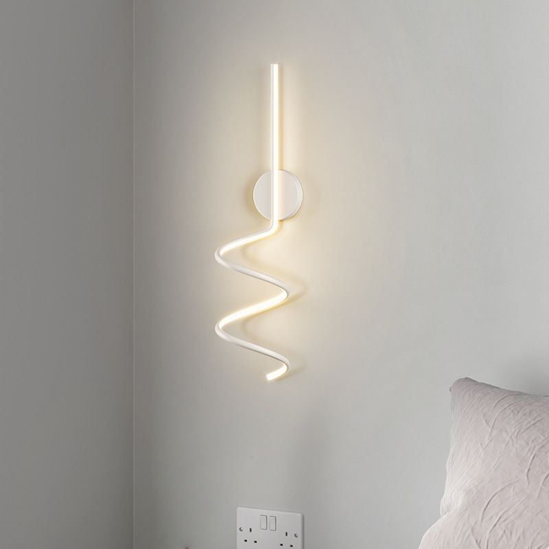 Éclairage mural de forme de ligne Éclairage de surface métallique minimaliste LED pour le couloir