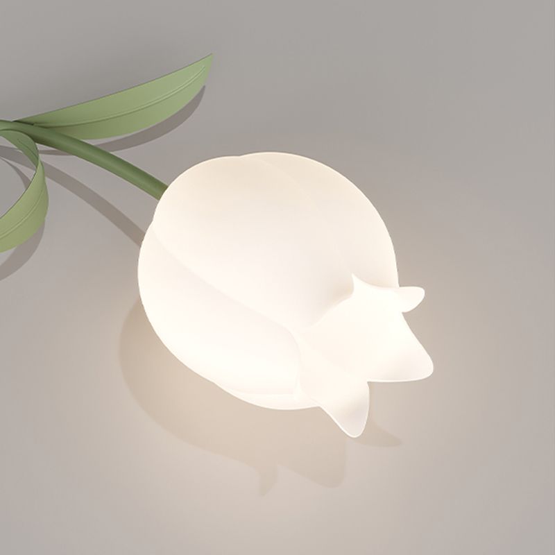 Modern LED Metal Flush Mount Flower Shape Ceiling Light with Plastic Shade for Living Room