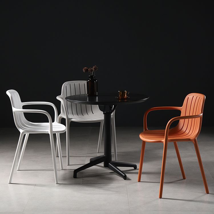 Chaise de salle à manger contemporaine en plastique, chaise latérale arrière Windsor pour usage domestique