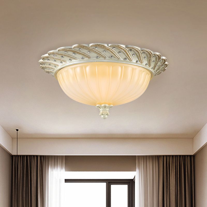 Luminaire encastré traditionaliste à 3 ampoules en bronze/blanc en verre jaune pour le salon