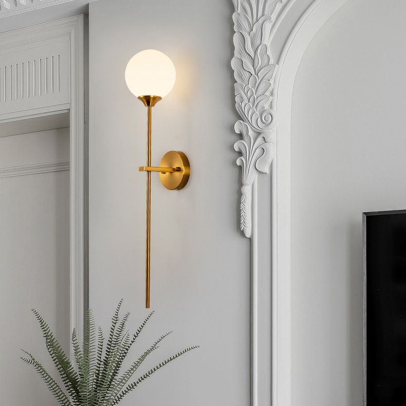 1-Light Wall Light in Modern Luxury Style Wrought Iron Wall Sconce with Globe Glass Shade