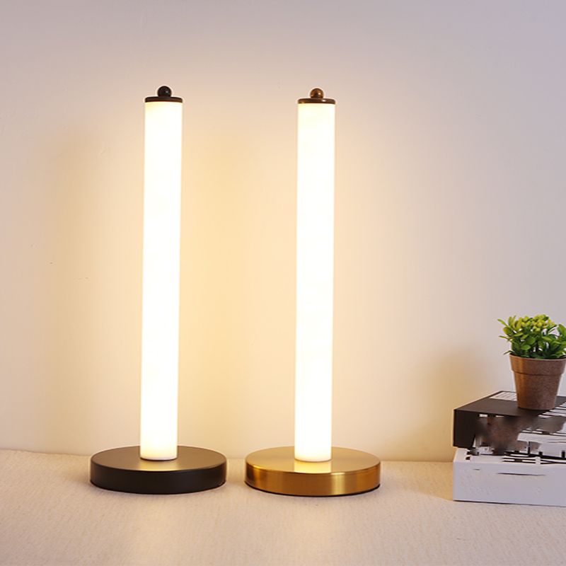 Luz de mesa de plástico en forma de poste Simplicidad Led Night Stand Light para dormitorio
