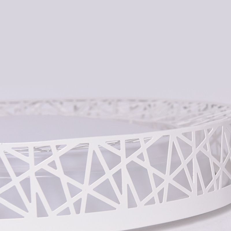 1-Light Round Flush Ceiling Light Fixture Modern Style Metal Led Flush Mount in White