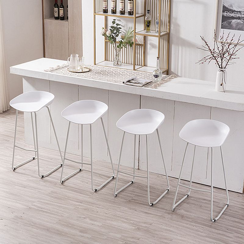 Modern Style Metal Low Back and Strap Pedal Bar Stool 30-inch Coffee Shop Bar Stool