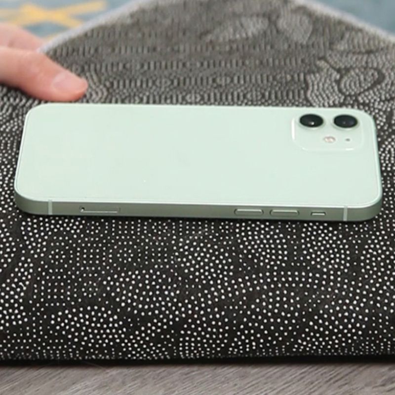 Modern Graphic Pattern Rug Polyester Carpet Pet Friendly Indoor Rug for Home Decoration