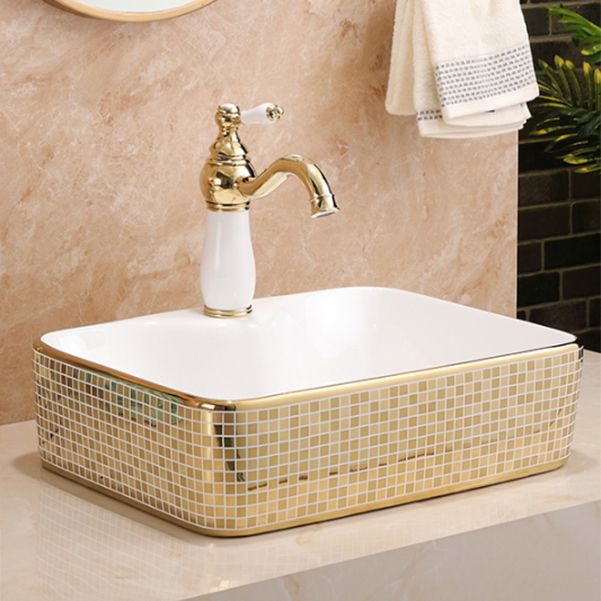 Traditional Bathroom Sink Porcelain Round Vessel Lavatory Sink with Pop-Up Drain