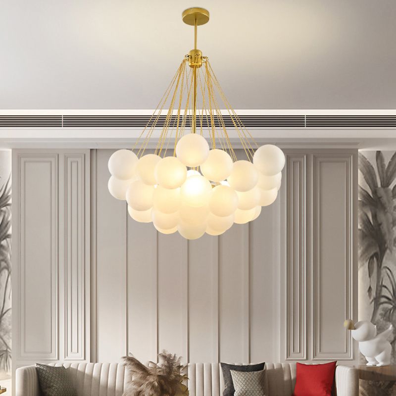 Lampada lampadina in stile moderno a 3 luci con 37 sfere di deco di vetro bianchi lampada in metallo Apparecchio di illuminazione per il soggiorno per soggiorno