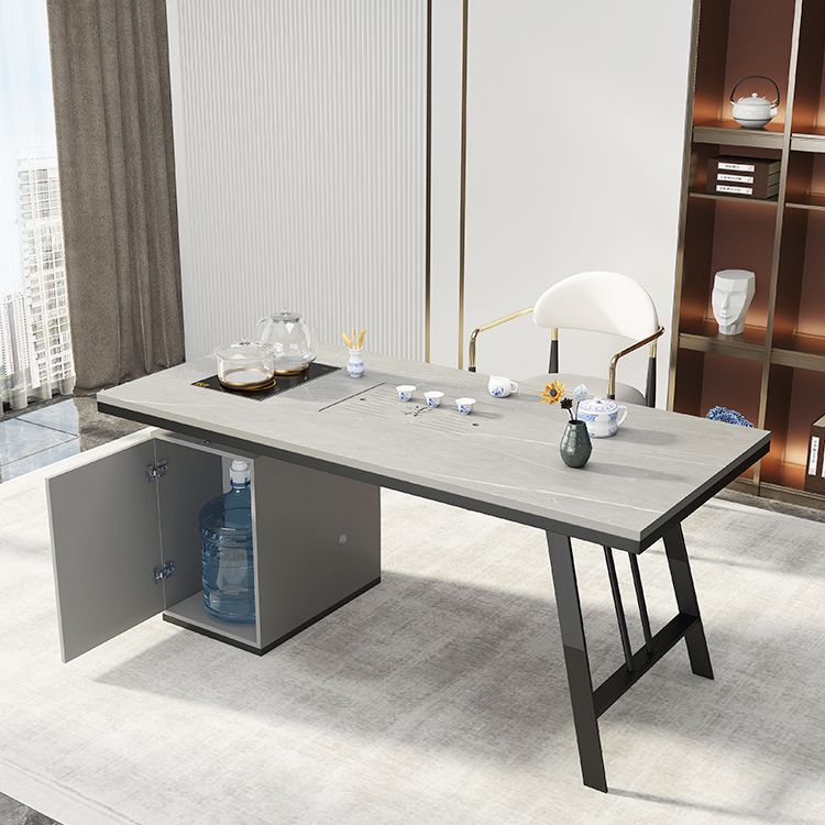Mesa de comedor con encimera rectangular y tapa de piedra moderna con pedestal doble de metal