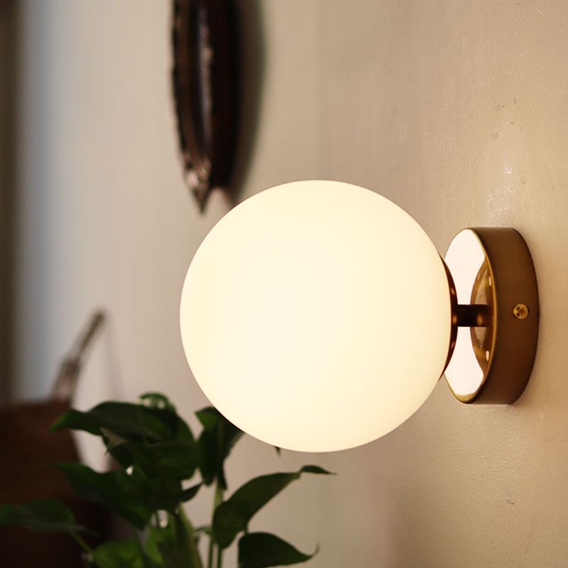 Modern Wall Light Fixture Metallic Wall Light Sconce with Glass Shade for Bedroom