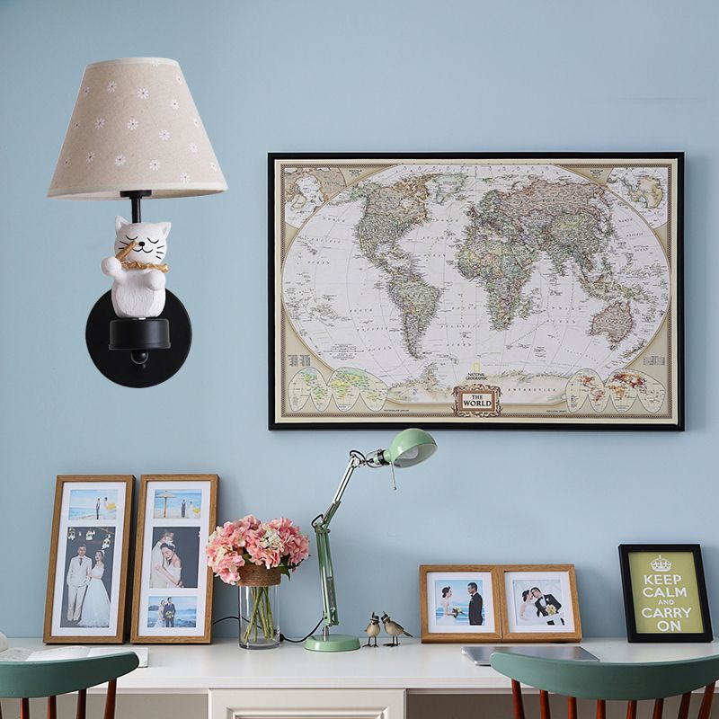Lovely Pet Cat Wall Light One Light Resin Sconce Light with Floral Shade for Study Room