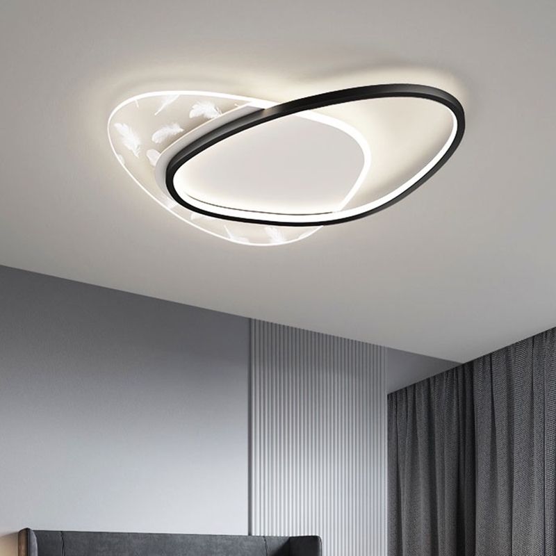 Verspreid ovale LED-plafondlamp in moderne eenvoud, smeedijzeren plafondarmatuur voor binnenruimtes