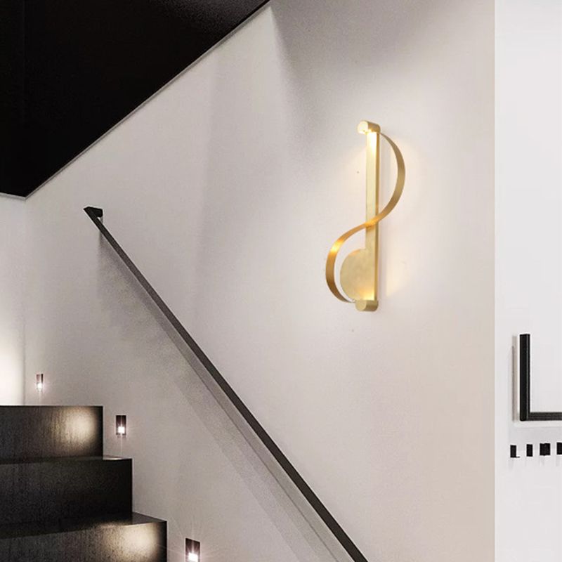 Brass Curve LED Wall Mount Light Minimalistic Metal Wall Sconce Lamp for Living Room