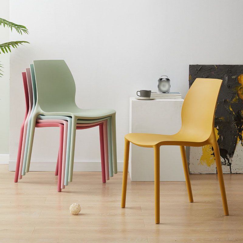 Sedie impilabili in stile moderno sedia da pranzo a bracciole con gambe di plastica per cucina