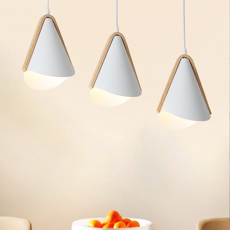 Kegelschatten 3-Leuchten moderne einfache LED-Style Hanging Deckenleuchten in Weiß