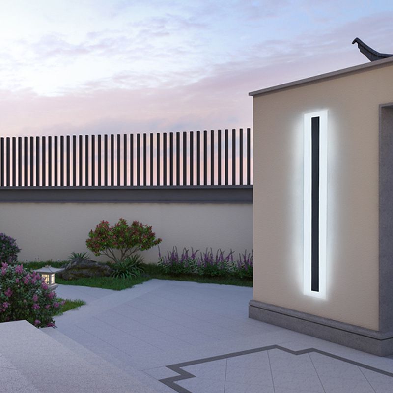 Linear Shape Metal Wall Light Modern Style 1 Light Wall Lighting Fixtures in Black