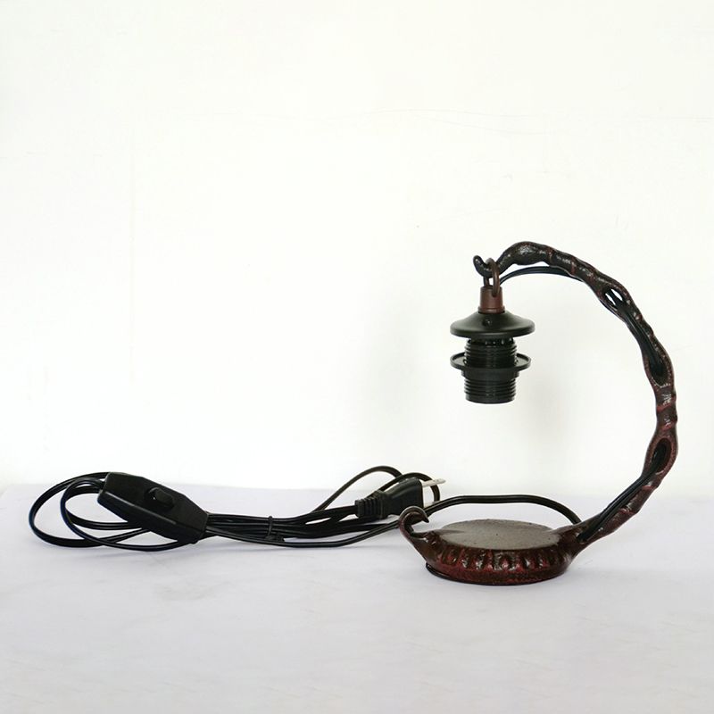 Victorian Dome Table Lighting 1-Light Handcrafted Art Glass Floral Patterned Desk Lamp in Green