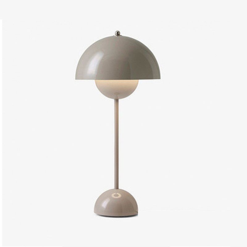 Metal Flower Shape Table Lamp Modern Style Colorful Table Lamp for Bedroom