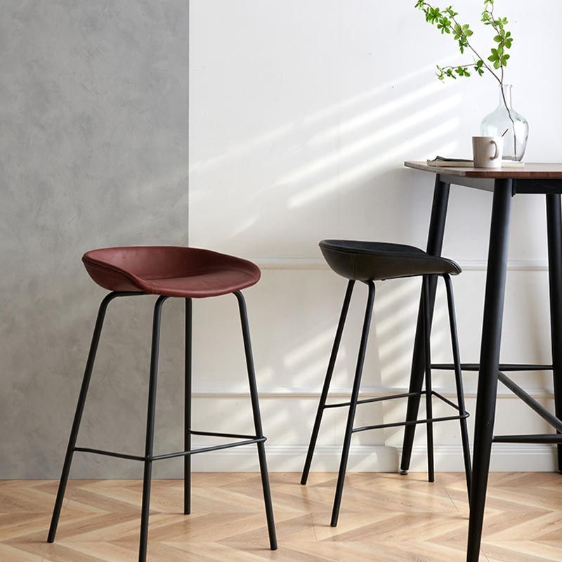 Low Back Bar and Counter Stool Industrial Footrest Bucket Metal Bar Stool