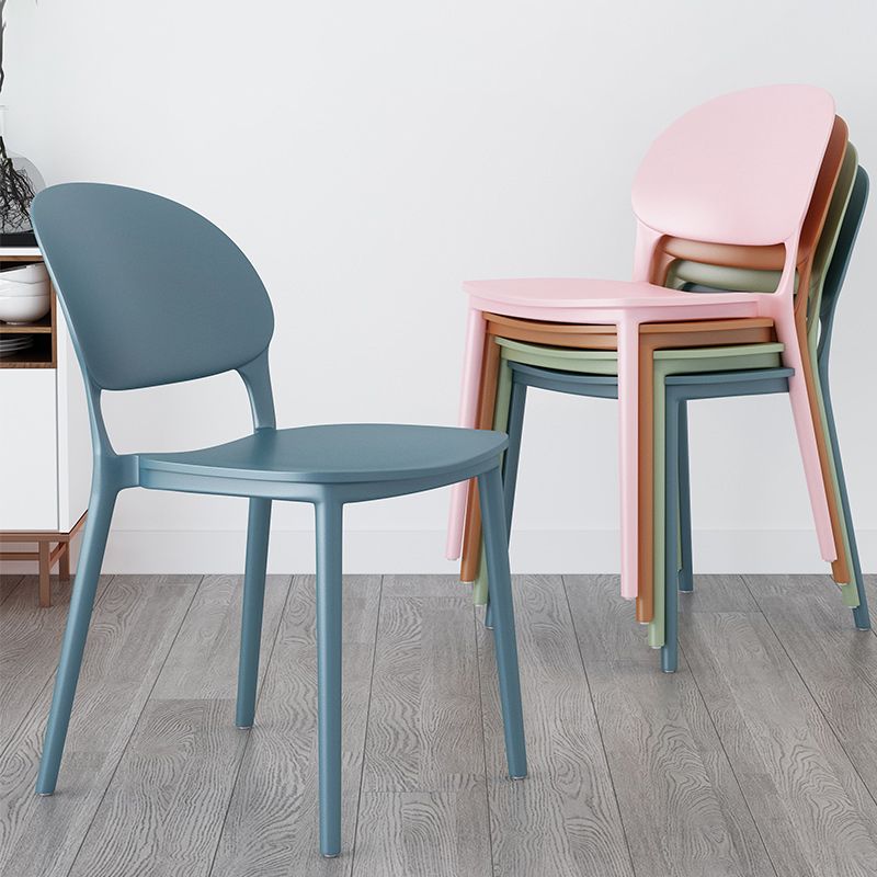 Chaises de salle à manger en plastique de style contemporain, chaise empilable à dossier ouvert pour la cuisine