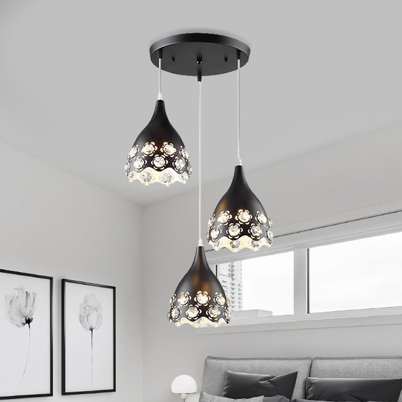 Schwarzes Finish Teardrop Cluster Anhänger zeitgenössischer 3-Kopf-Blütenblätter kristallverdauter hängendes Licht