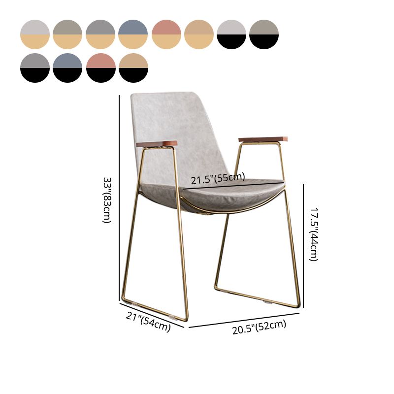 Silla auxiliar de comedor con respaldo sólido de diseño escandinavo Silla auxiliar de comedor de cuero