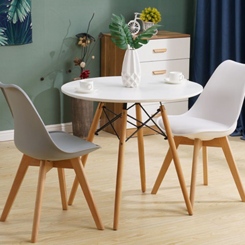 Sedia da casa scandinava sedia da pranzo in plastica in plastica con gambe in legno