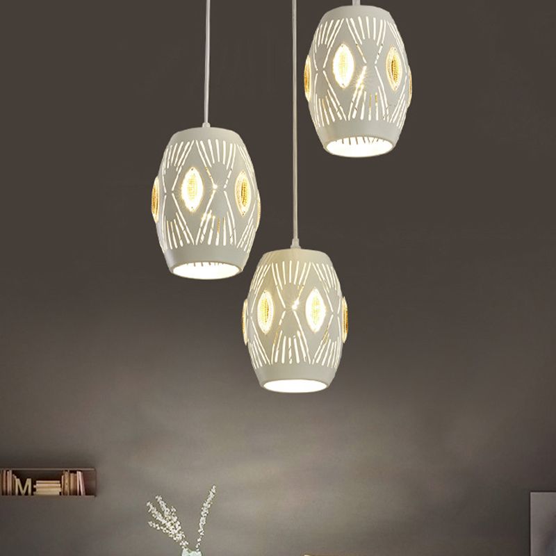 3 lumières salon Hanging Light Kit contemporain en grappe de grappe de pendentif avec une nuance en fer urne creux-out