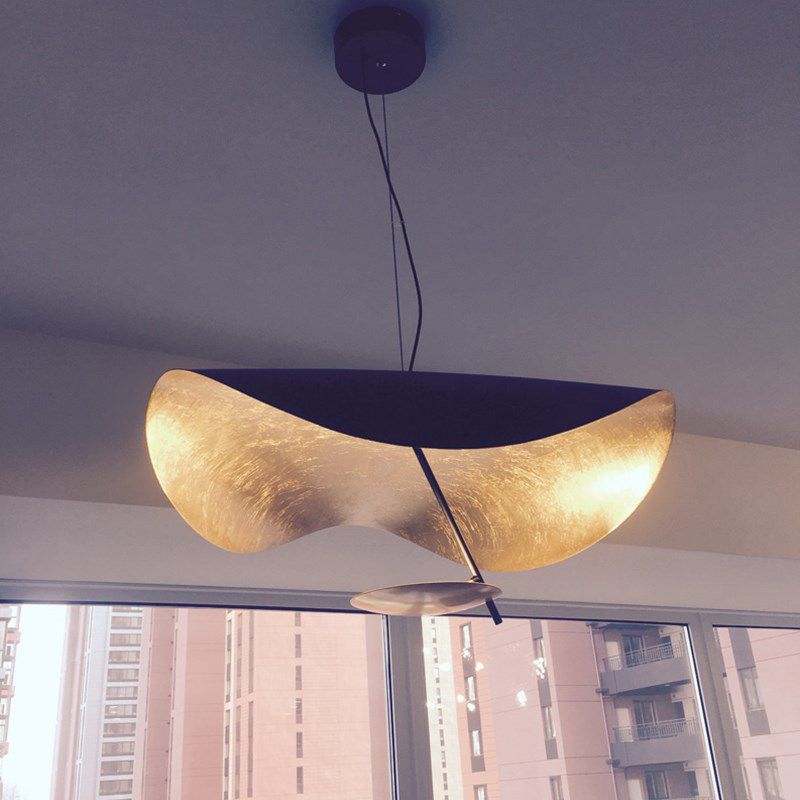 Black and Gold LED Hanging Lamp in Modern Creative Style Wrought Iron Pendant Light for Living Room