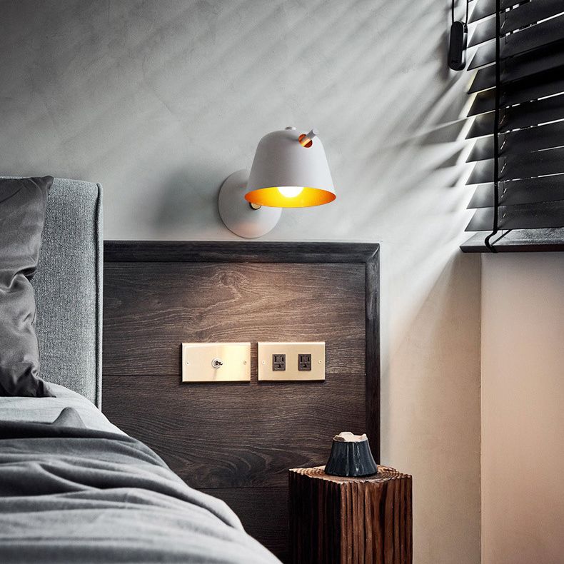 Luz de pared simple de hierro lacado en lámpara de pared geométrica de estilo geométrico de estilo creativo moderno para dormitorio