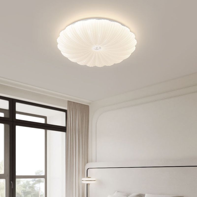 Round Shape Metal Flush Light Modern Style 1 Light Flush Mount Ceiling Lights in White