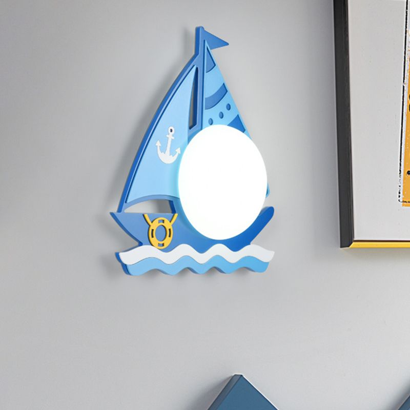 Iluminación de pared de pared de barco azul.