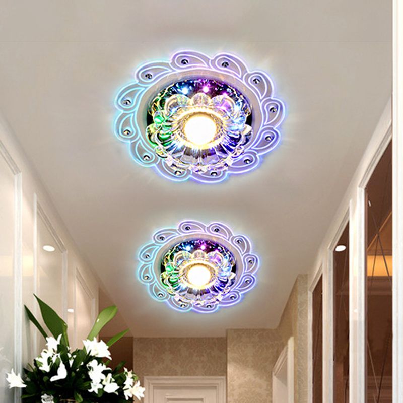 Minimale LED Flushmount Light Blossom Deckenbeleuchtung mit klarem abgeschrägtem Kristallschatten