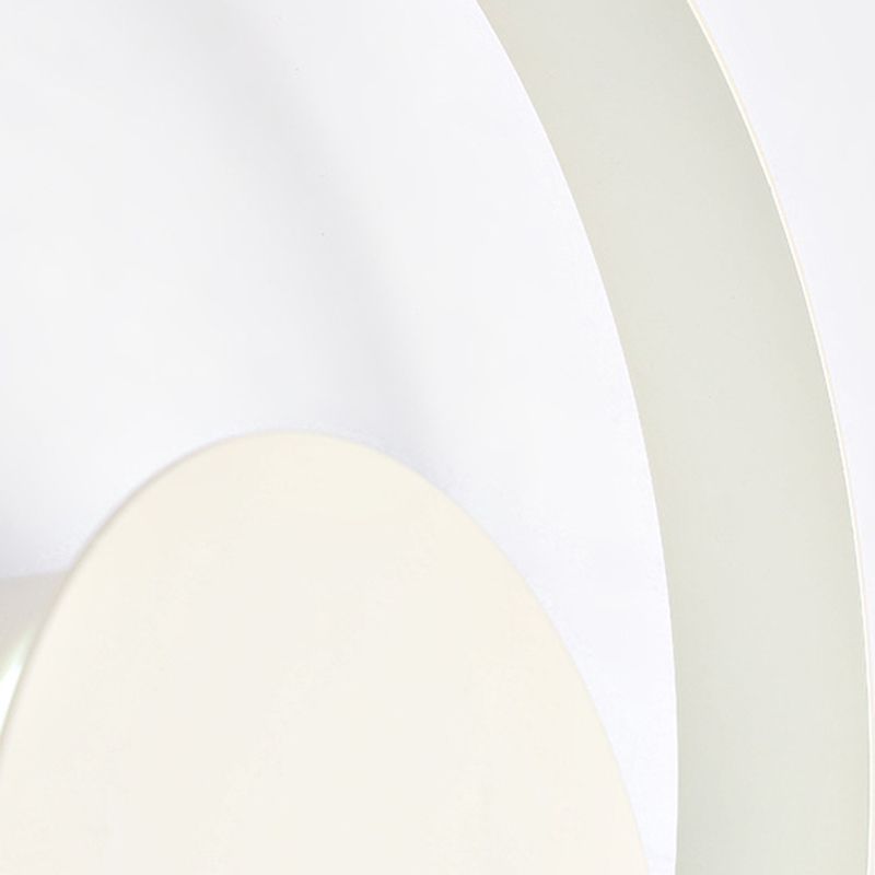 Round Shape Wall Lamp Modern Style Metal 1 Light Sconce in White and Black