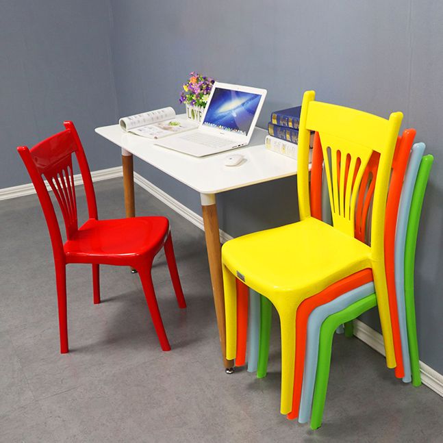 Chaise de salle à manger en plastique de style contemporain, sans accoudoirs, avec dossier à lattes, chaises empilables pour la maison