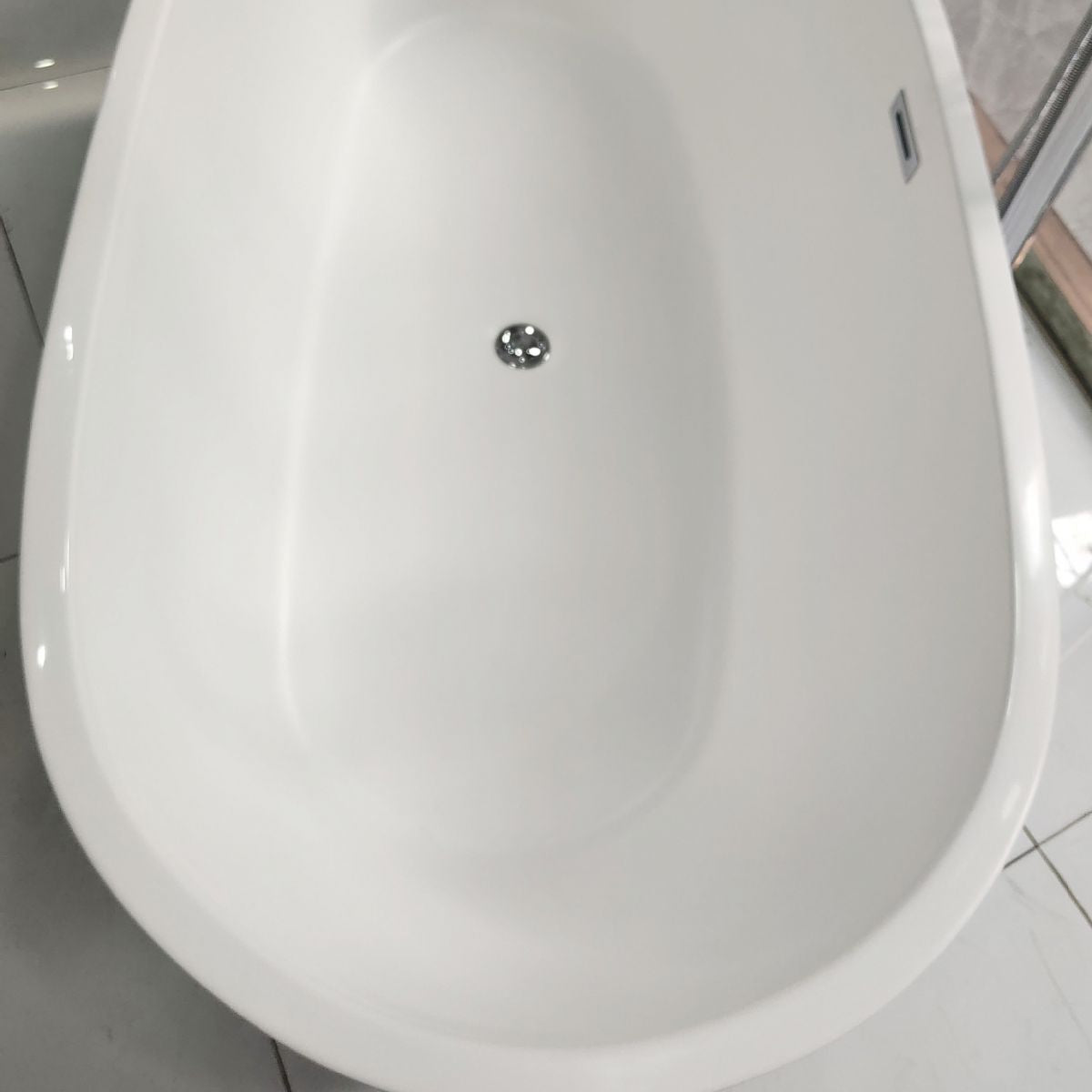 Acrylic Freestanding Soaking Bathtub Antique Finish Oval Modern Bath Tub