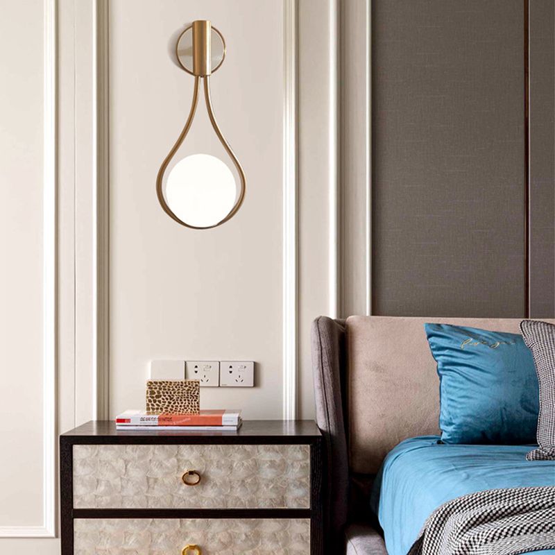 Moderner Stil Globe Wall Lampe Kit Glas 1 Leichte Wohnzimmerleuchten in Gold