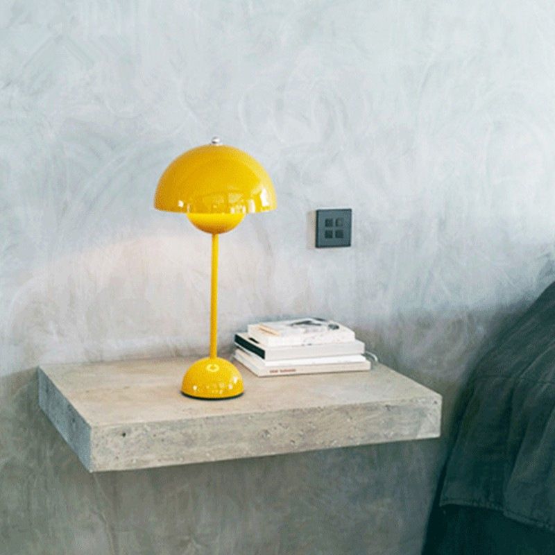 Paddestoelvormige creatieve metalen tafellamp 9,8 "Diameter Noordse macaroon-stijl bureau Licht voor slaapkamer