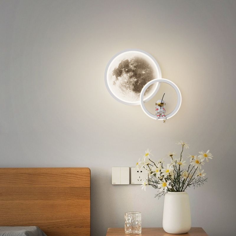 Modern Style Wall Light Fixture Creative Astronaut Wall Light Sconce for Bedroom